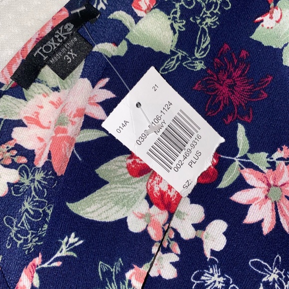 Navy Romper (BUNDLE & SAVE 15% OFF) - Picture 3 of 3